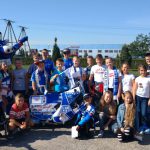 Wspólne zdjęcie dzieci i zawodników Unii Leszno na terenie MPEC